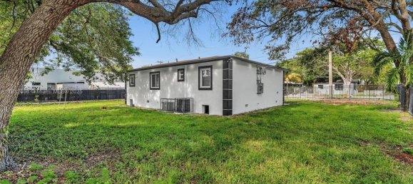 4 dormitorios villa en venta en Miami, Miami-Dade, Florida, USA № 615953 26