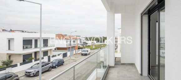 4 bedrooms House in Corroios, Portugal No. 14224 28