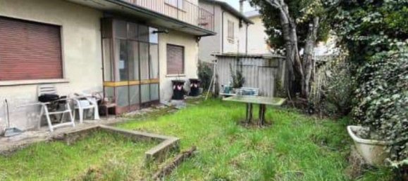 5 rooms Apartment in Padua, Italy No. 206817 3