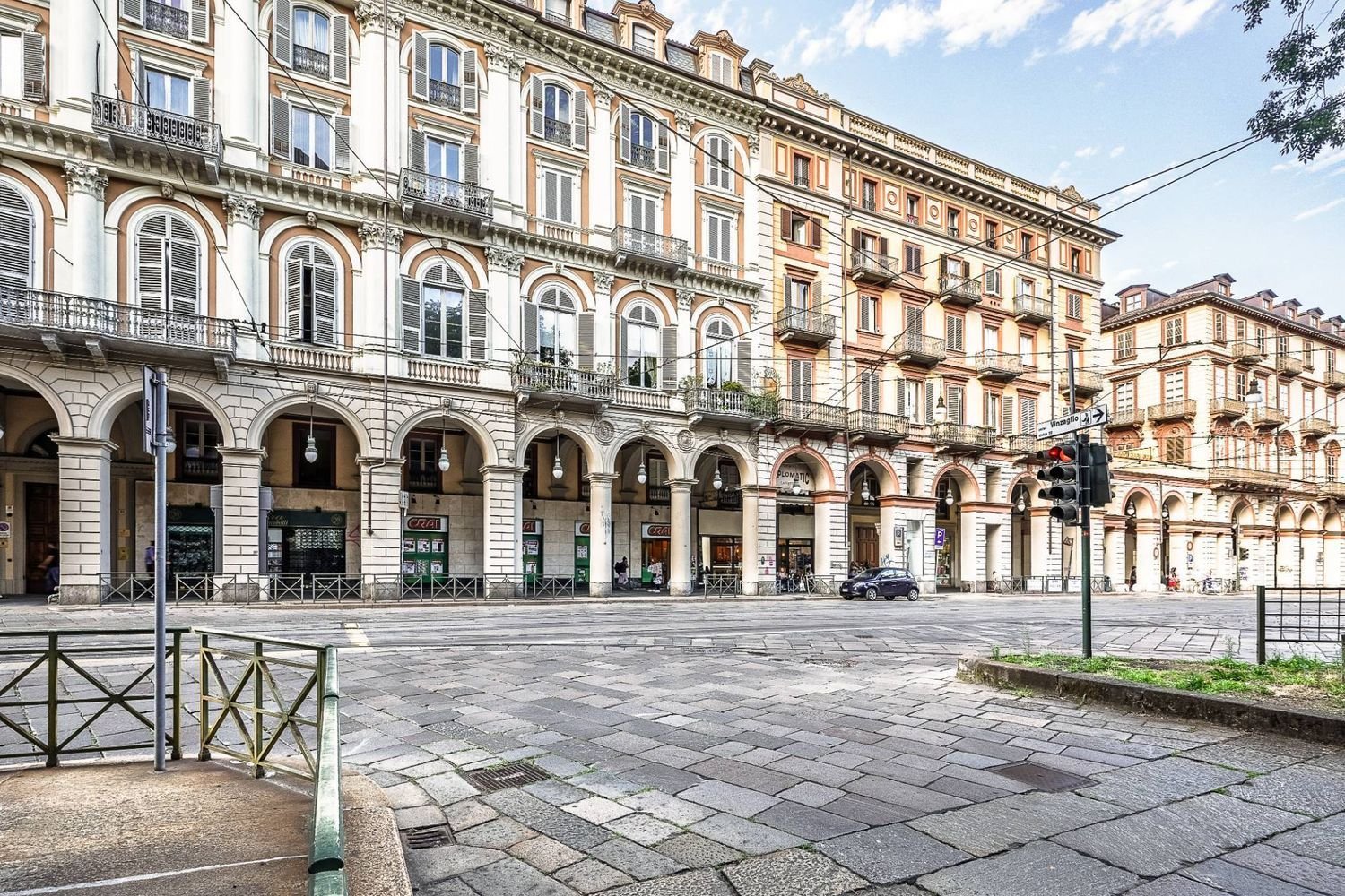 7 chambres Appartement à Turin, Italy No. 326861