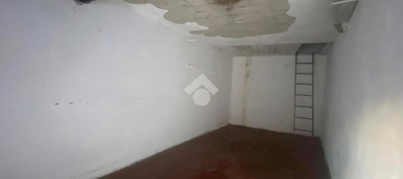 Garage à Bergamo, Italy 13m² No. 307510 2