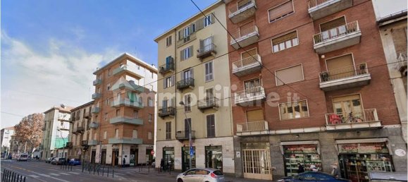 2 bedrooms Apartment in Turin, Italy No. 10320 4