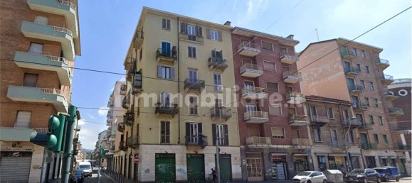 2 bedrooms Apartment in Turin, Italy No. 10320 2