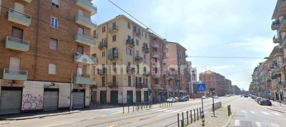 2 bedrooms Apartment in Turin, Italy No. 10320 3