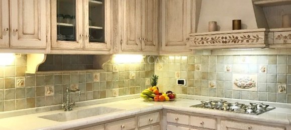 3 bedrooms Villa in Camaiore, Italy No. 169226 9