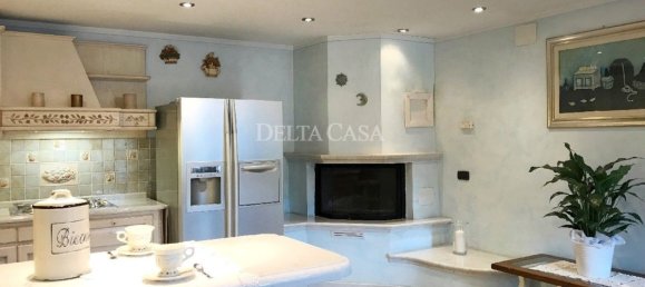 3 bedrooms Villa in Camaiore, Italy No. 169226 8
