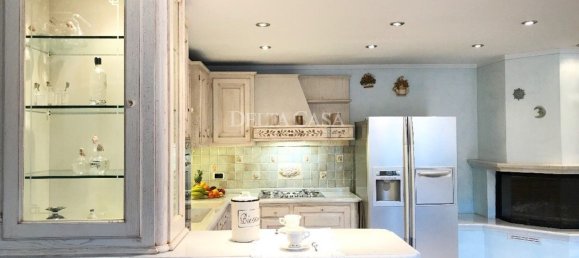 3 bedrooms Villa in Camaiore, Italy No. 169226 10