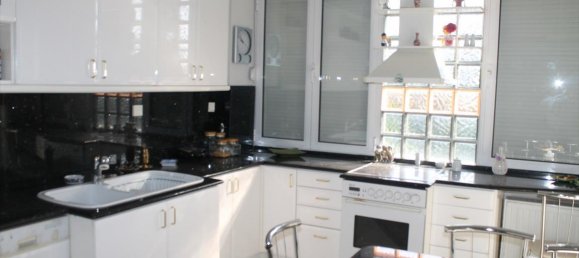 5 bedrooms Property in Panorama, Greece No. 5593 11