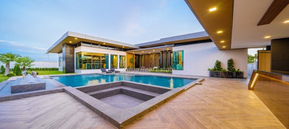 6 bedrooms Cafe / restaurant in Pattaya, Thailand No. 10607 13