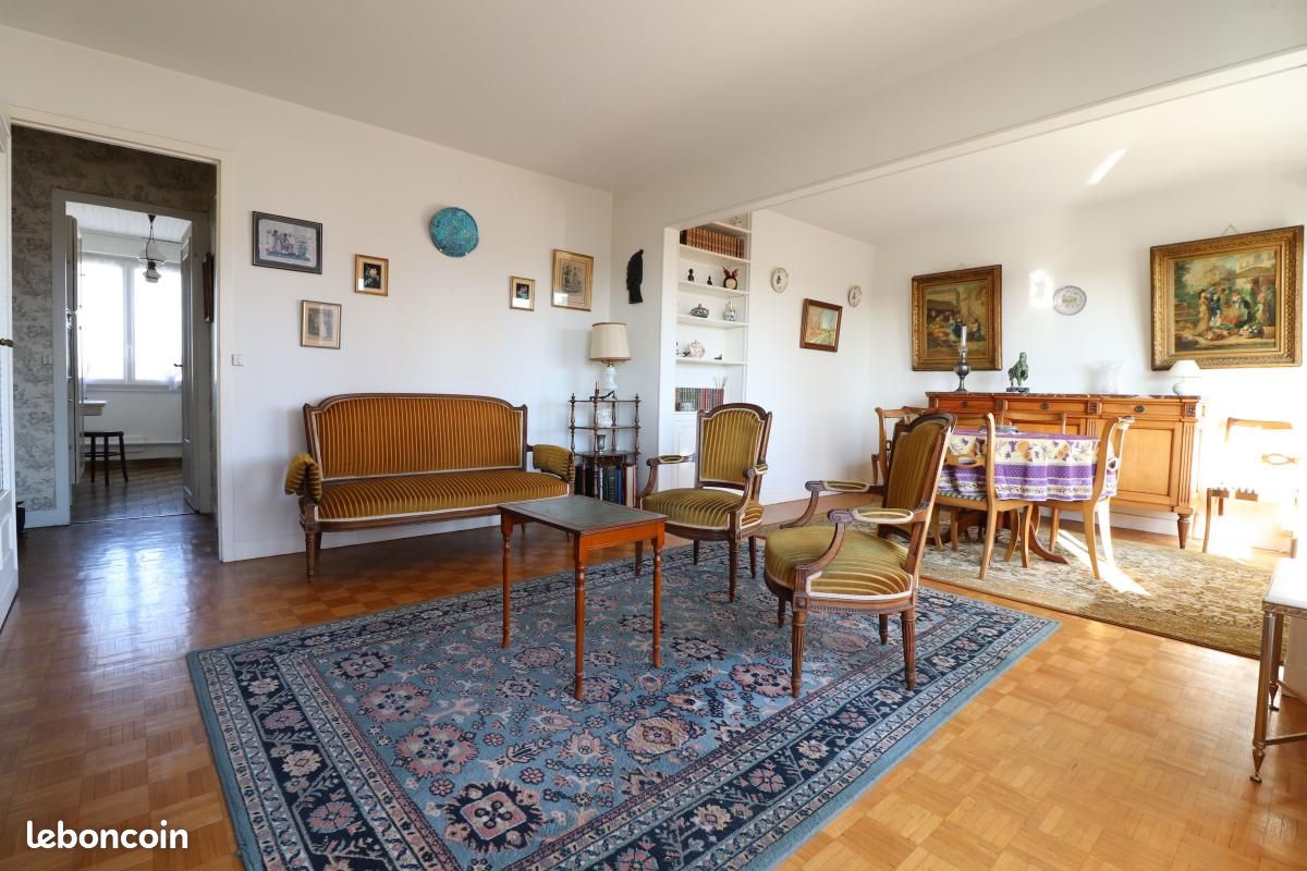 Квартира с 3 спальнями в Жювизи-сюр-Орж, Франция № 172309