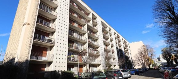 Квартира с 3 спальнями в Жювизи-сюр-Орж, Франция № 172309 8