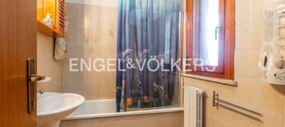 4 rooms Apartment in Rome, Italy No. 129192 24