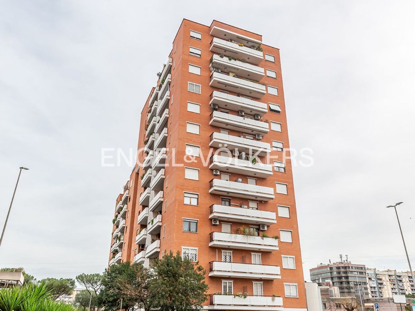 4 rooms Apartment in Rome, Italy No. 129192