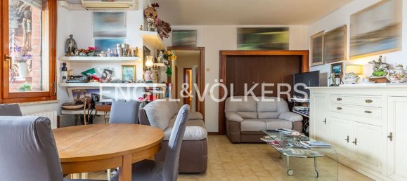 4 rooms Apartment in Rome, Italy No. 129192 2