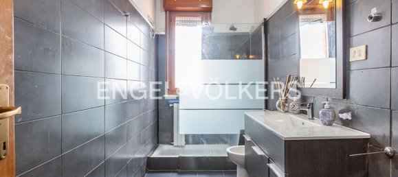 4 rooms Apartment in Rome, Italy No. 129192 16