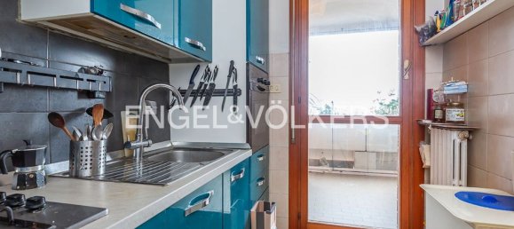 4 rooms Apartment in Rome, Italy No. 129192 12