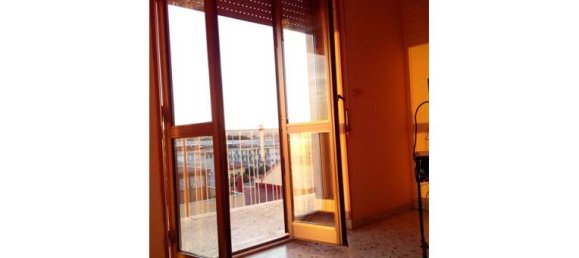 2 Schlafzimmer Wohnung in Naples, Italy, Nr. 254937 2