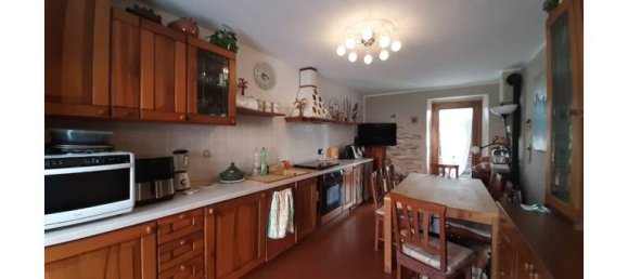 5 rooms House in Ivrea, Italy No. 253152 4