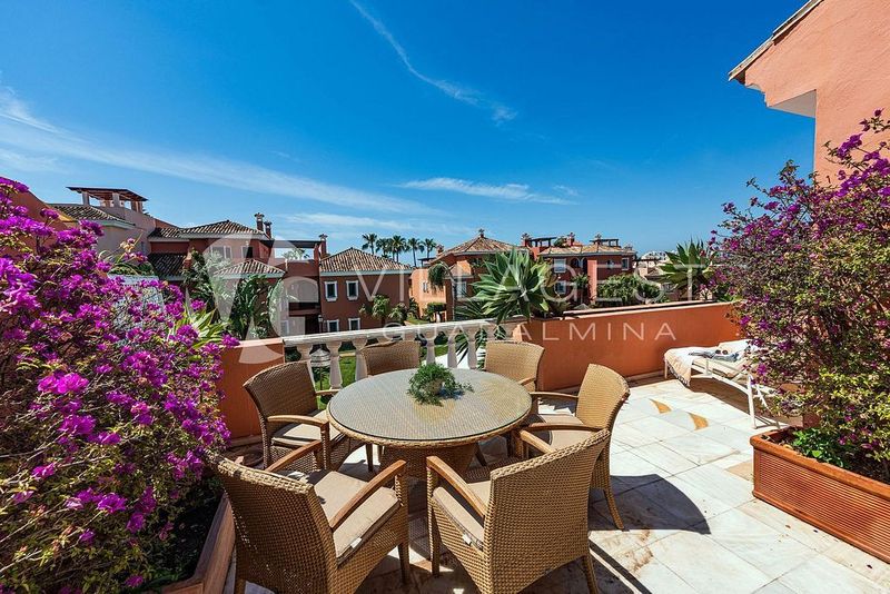Penthouse T3 em Estepona, Spain N.º 230186
