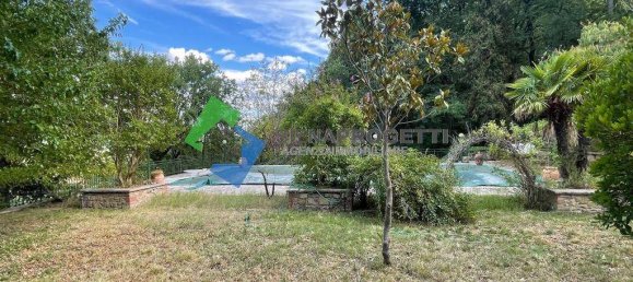 4 bedrooms Villa in Cetona, Italy No. 301013 10