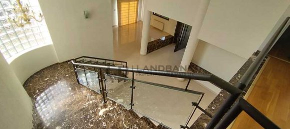 4 bedrooms House in Nicosia, Cyprus No. 16876 3