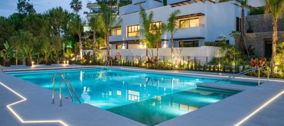 3 bedrooms Penthouse in Lomas De Marbella, Spain No. 2972 6