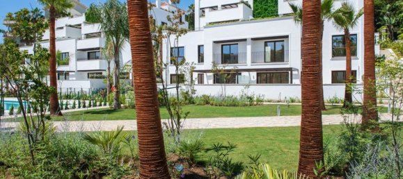 3 bedrooms Penthouse in Lomas De Marbella, Spain No. 2972 11