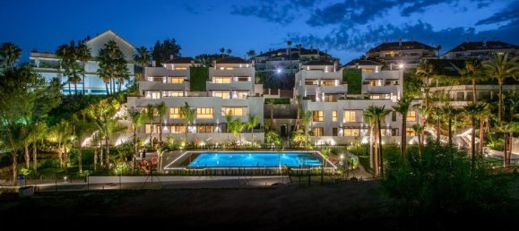 3 bedrooms Penthouse in Lomas De Marbella, Spain No. 2972 3