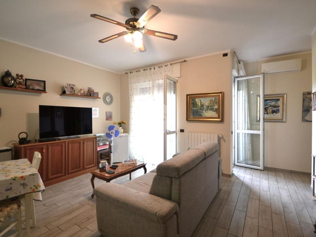 3 غرف نوم شقة في Vittuone, Italy رقم 378874