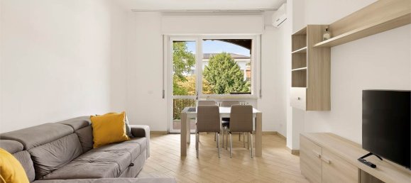 3-salle Appartement à Appiano Gentile, Italy No. 379820 12