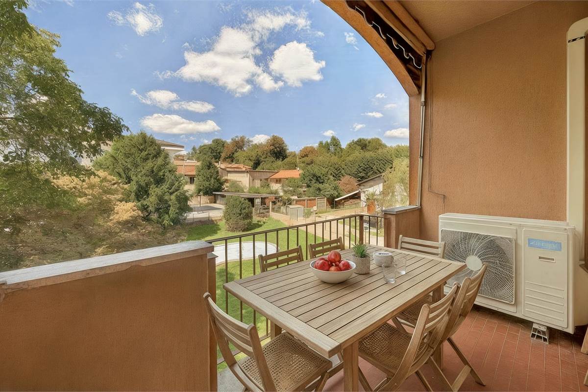 3 rooms Apartment in Appiano Gentile, Italy No. 379820