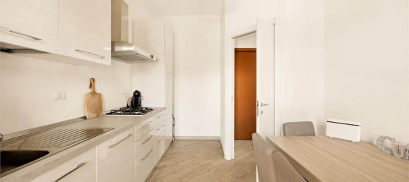 3-salle Appartement à Appiano Gentile, Italy No. 379820 22