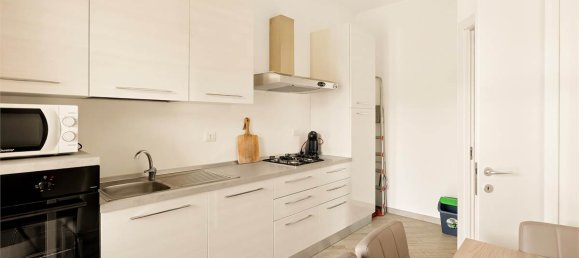 3-salle Appartement à Appiano Gentile, Italy No. 379820 23