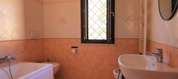 4 Schlafzimmer Haus in Rome, Italy, Nr. 68195 10