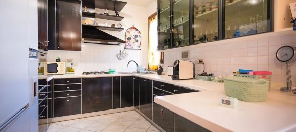 6 bedrooms House in Santa Maria a Monte, Italy No. 332324 15