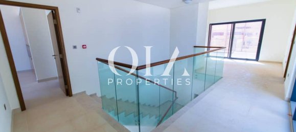 5 bedrooms Villa in Yas Island, UAE No. 17210 4