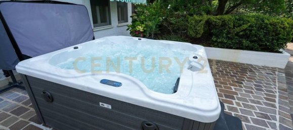 3 bedrooms Villa in Legnago, Italy No. 337290 4