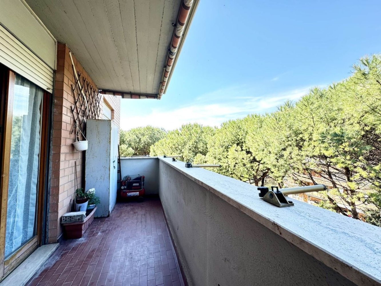 4 rooms Apartment in Rome, Italy No. 26891