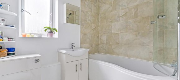 Apartamento T2 em Feltham, United Kingdom N.º 9851 6