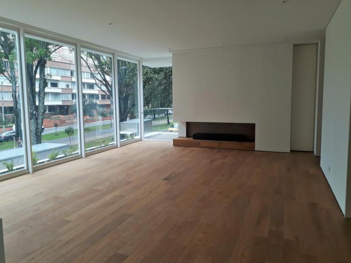 3 bedrooms House in Bogota, Colombia No. 14417