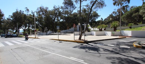 61m² Commercial property in Guardamar del Segura, Spain No. 56314 9