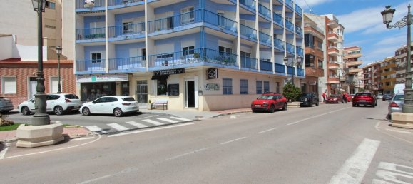 61m² Commercial property in Guardamar del Segura, Spain No. 56314 12