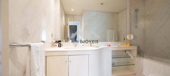 3 bedrooms Apartment in Porto, Portugal No. 137009 10