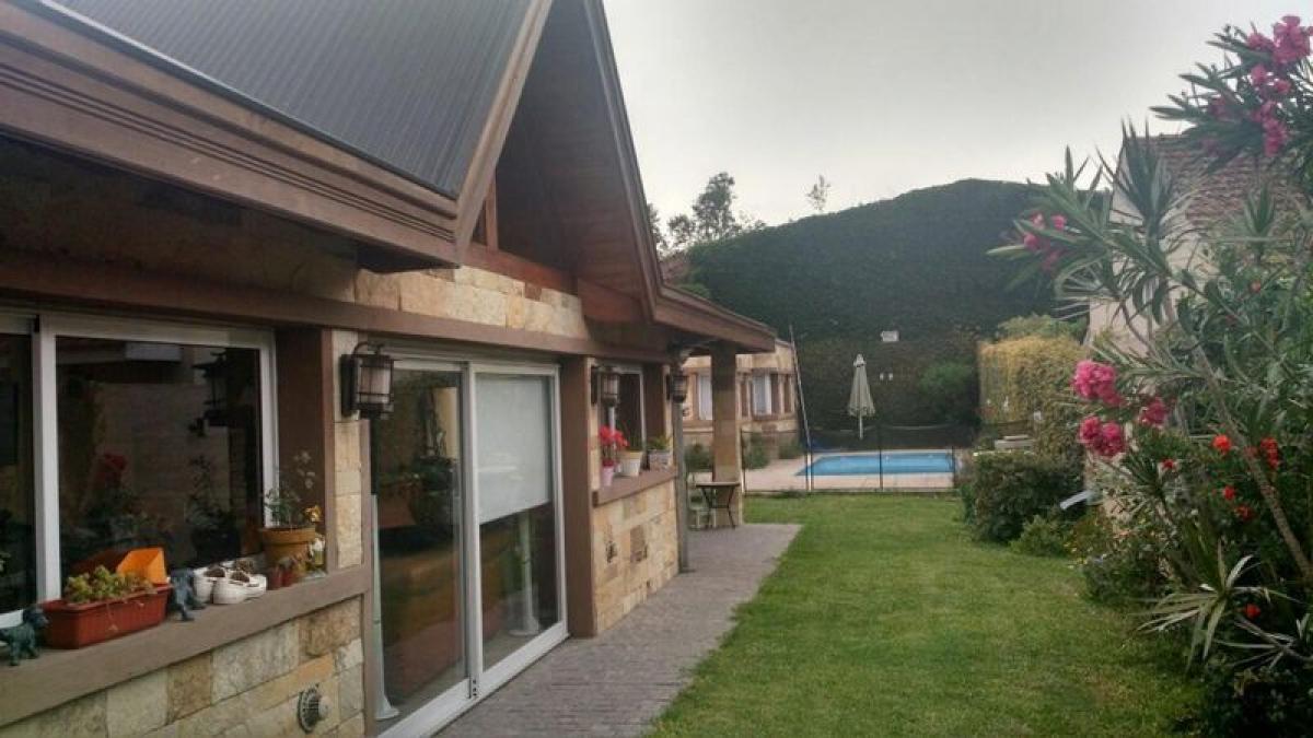 3 bedrooms House in Almirante Brown, Argentina No. 95981