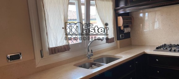 3 bedrooms Penthouse in Treviso, Italy No. 107418 8