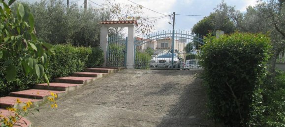 3 Schlafzimmer Gewerbliche Immobilien in Thessaloniki, Greece, Nr. 7562 10