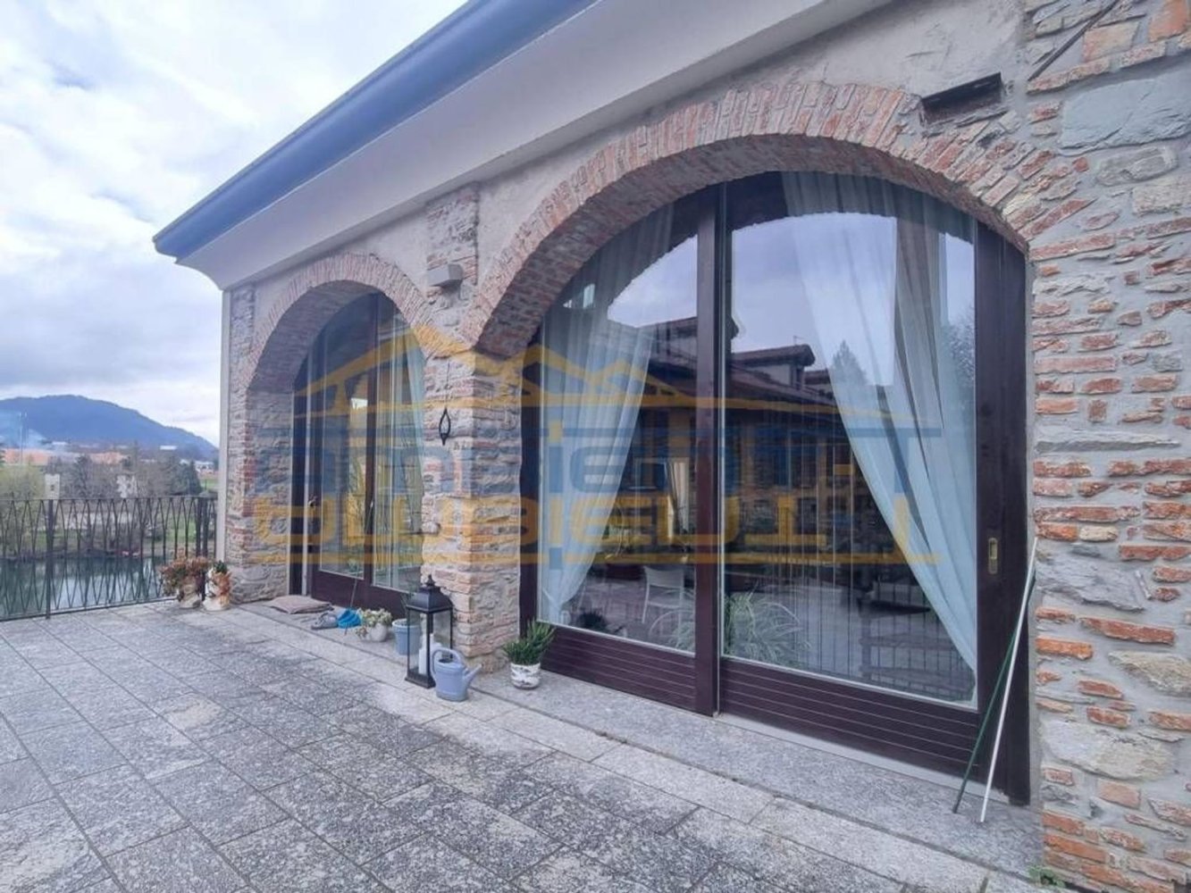 Дуплекс с 3 спальнями в Бривьо, Италия № 393201