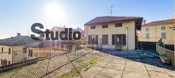 8 rooms House in Monticello Brianza, Italy No. 113447 33