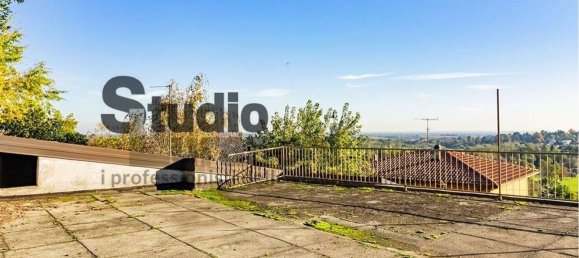 8 rooms House in Monticello Brianza, Italy No. 113447 32