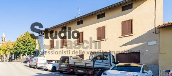 8 rooms House in Monticello Brianza, Italy No. 113447 2